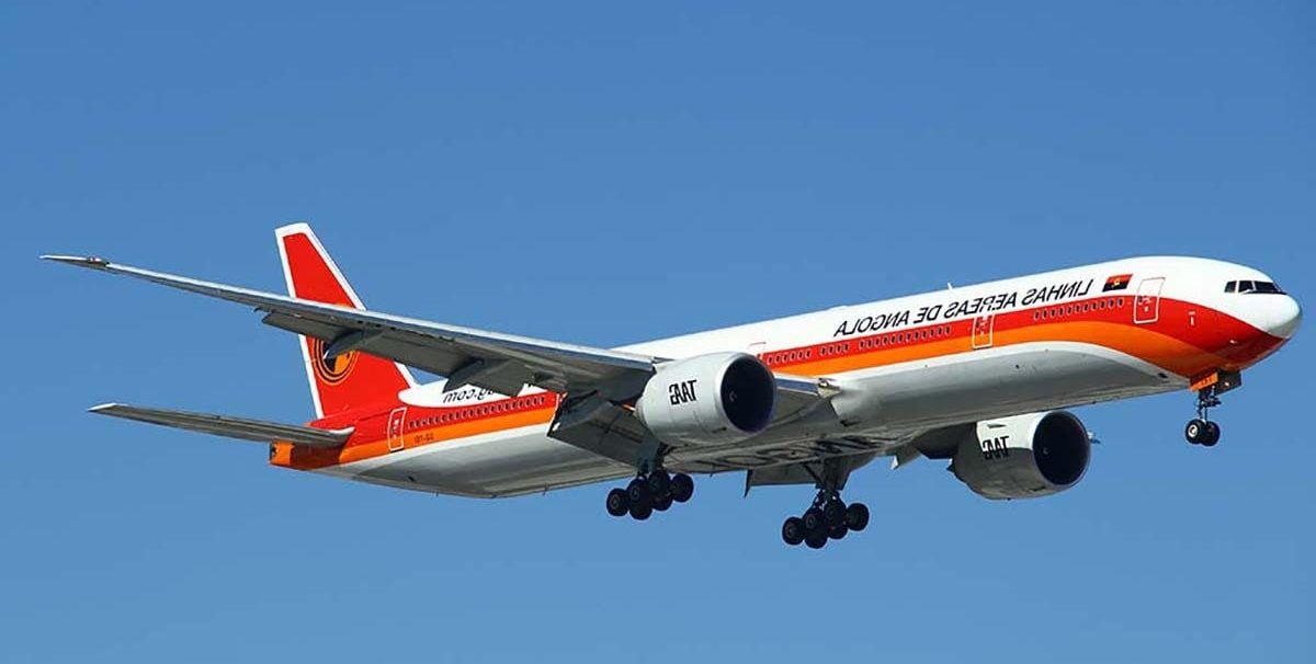 TAAG-777-300-Gru-apt-e4465